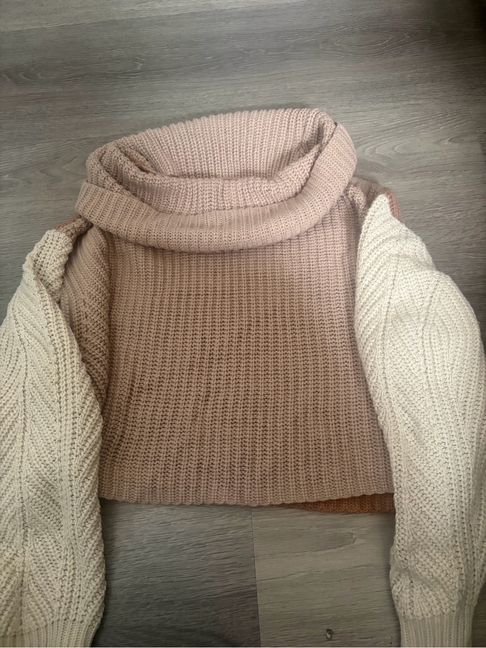 Casual cozy Sweater perfect for this fall and winter